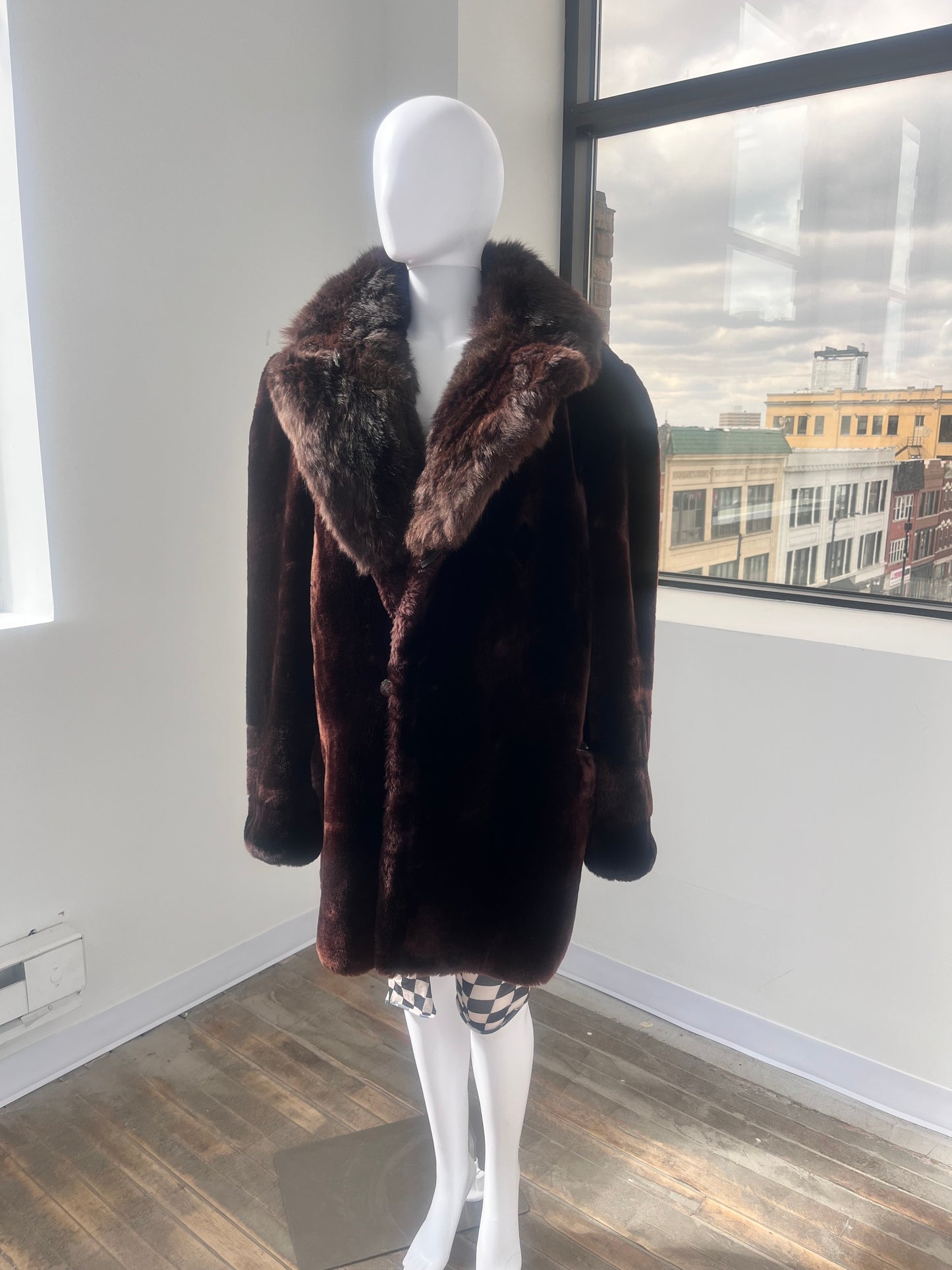 "Victors" Vintage 1960s Bear/Sable Leather Fur Coat L-2XL Made in Chicago