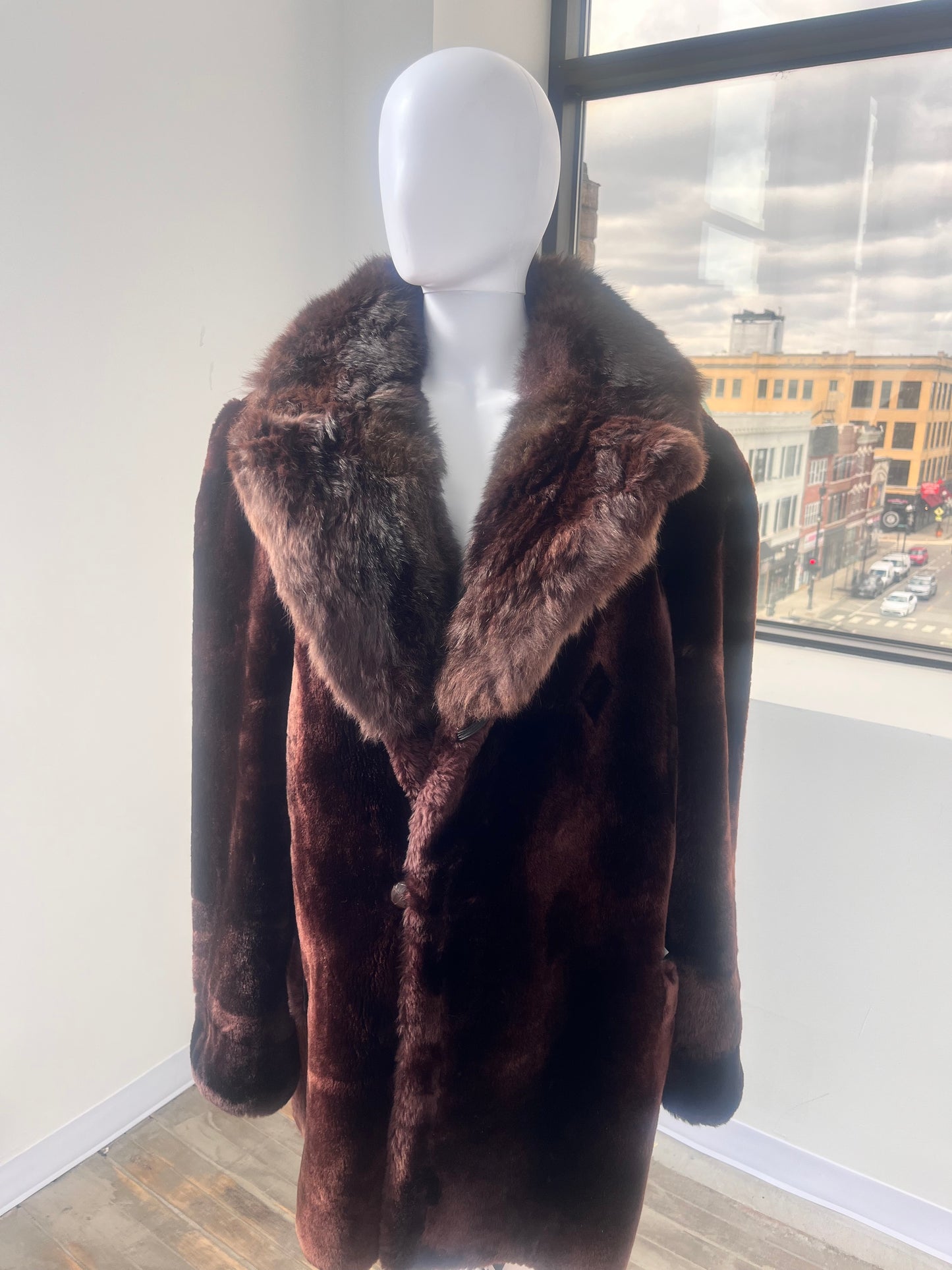 "Victors" Vintage 1960s Bear/Sable Leather Fur Coat L-2XL Made in Chicago