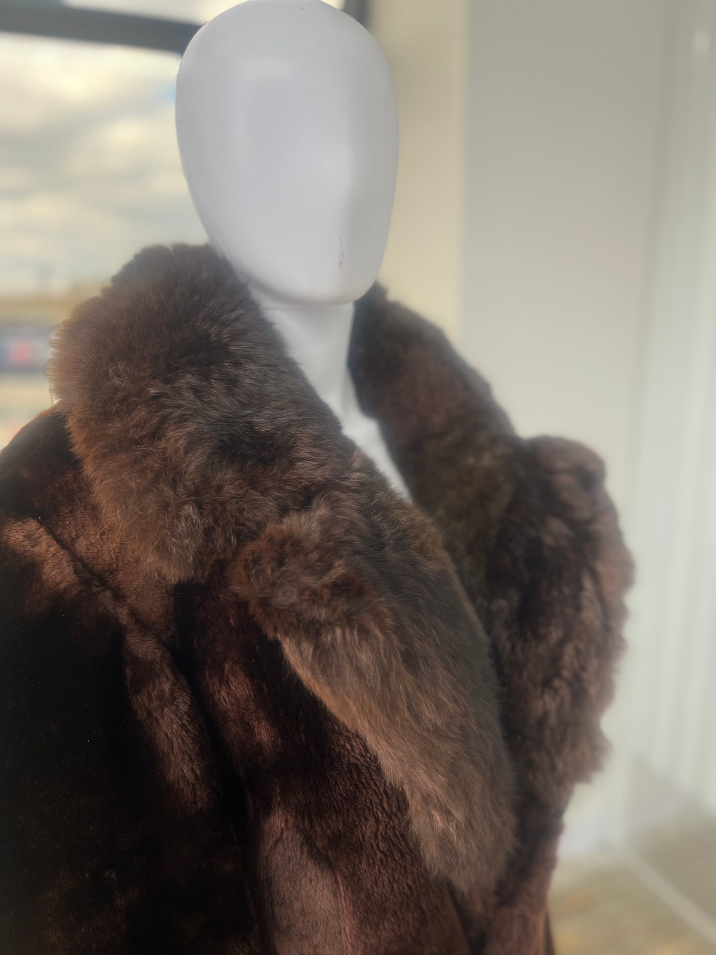 "Victors" Vintage 1960s Bear/Sable Leather Fur Coat L-2XL Made in Chicago