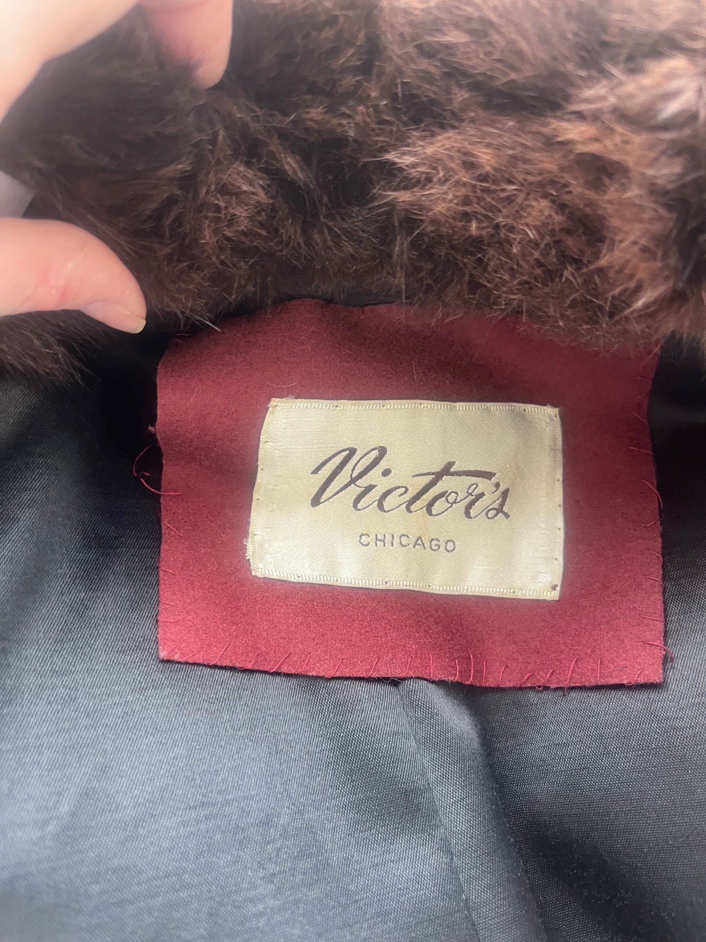 "Victors" Vintage 1960s Bear/Sable Leather Fur Coat L-2XL Made in Chicago